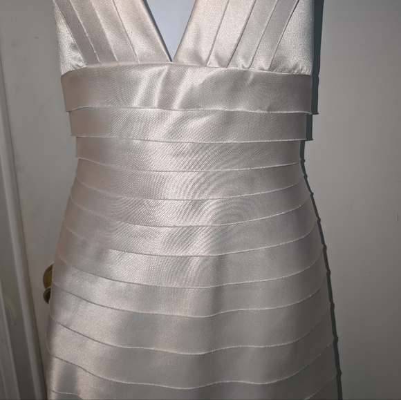 NWOT "BCBG MAXAZRIA" WHITE COCKTAIL DRESS SIZE 0 - Picture 7 of 11